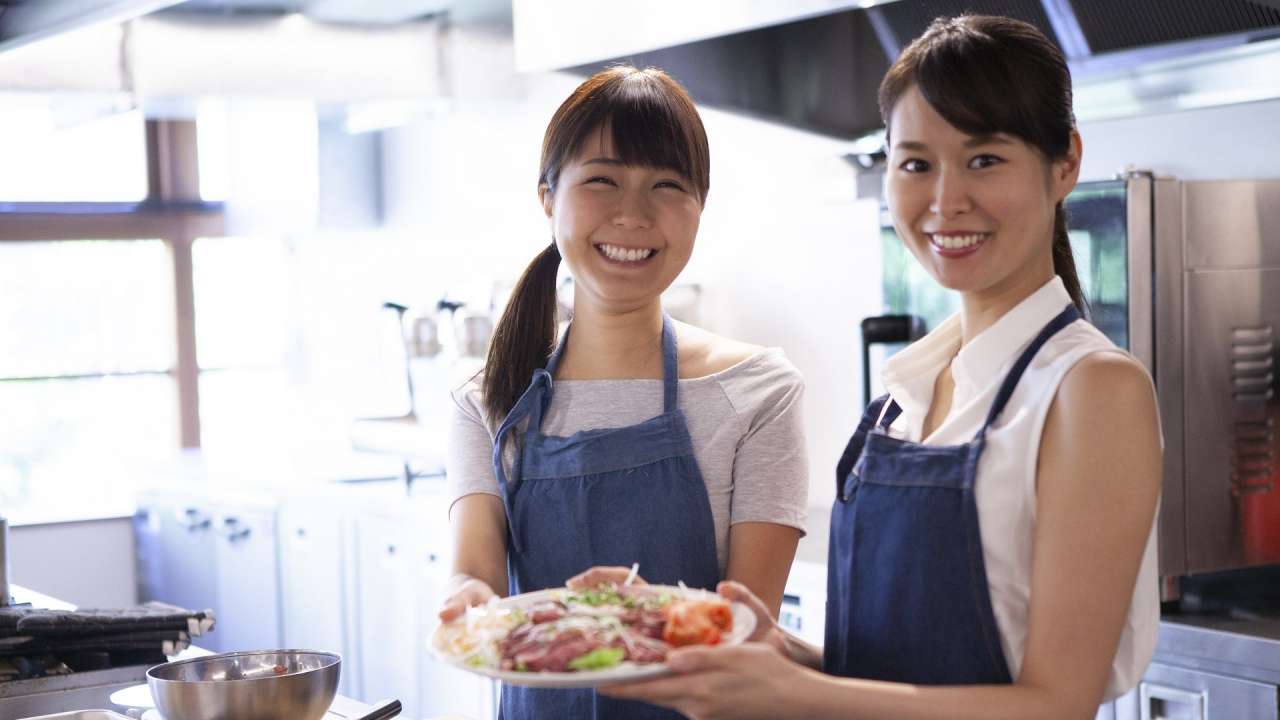 キッチンスタッフのイメージ_1