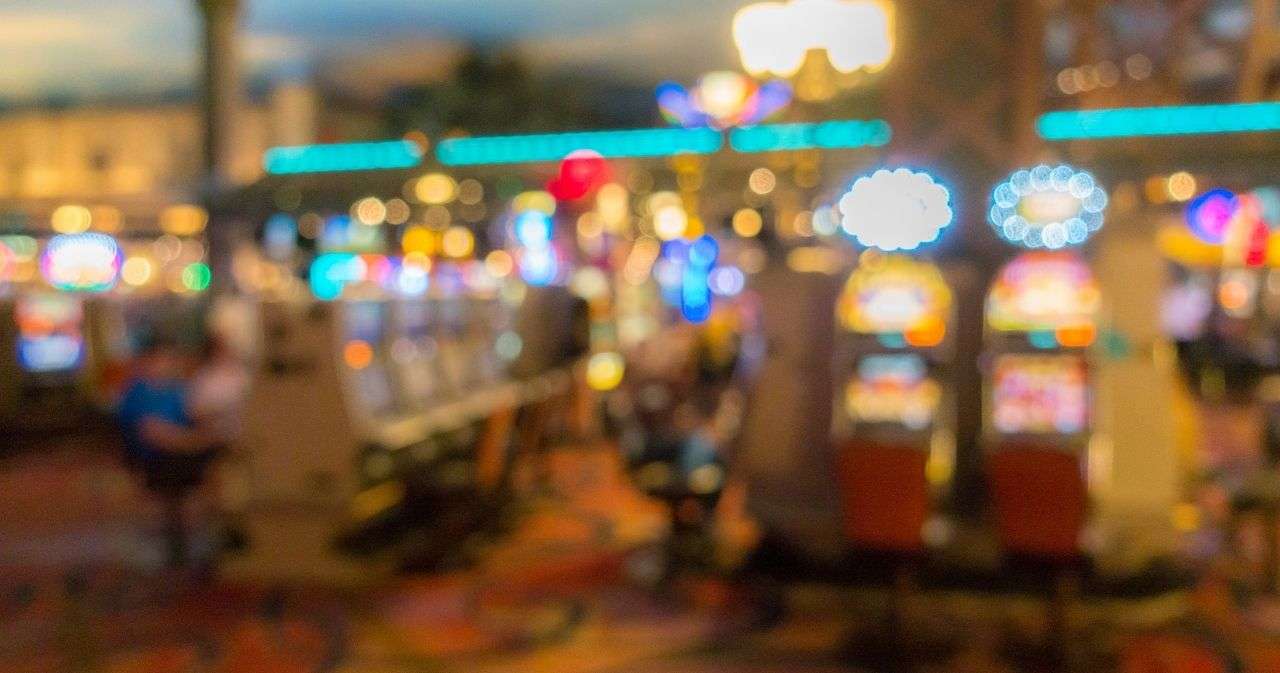 パチンコ店スタッフ