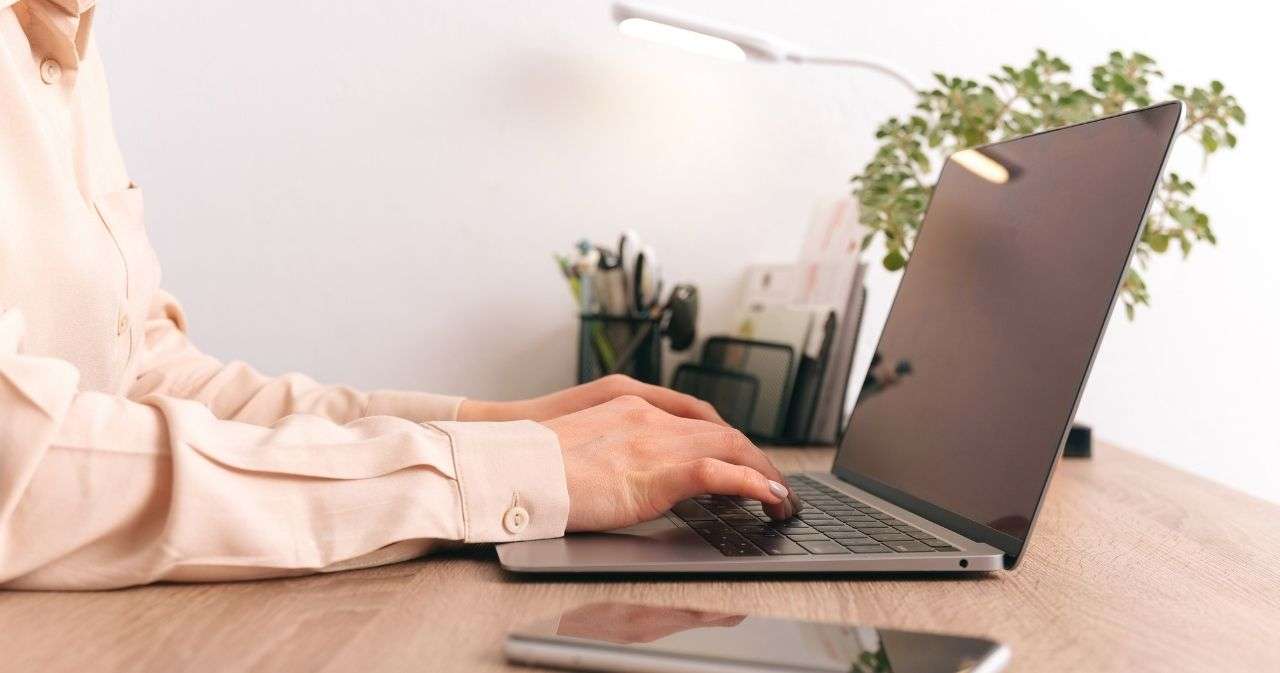 ダブルワーク(Wワーク)とは？意味や副業・兼業との違いを解説